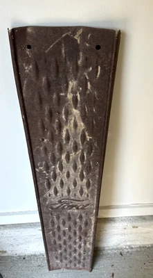 原装福特 T 型跑步板 1913 - 1925 年老式零件 — 第 1/4 张图片