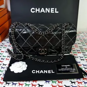 CHANEL KLASSISCHE TASCHE IN SCHWARZ - Bild 1 von 11
