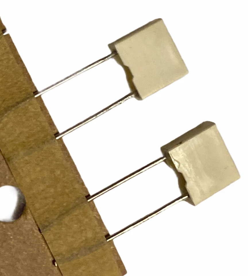 10 PIEZAS TAPA PLESSEY 0.047uF 47nF 473J 63V 5% condensador de película PIEZAS ORIGINALES OEM Foto 1 de 1