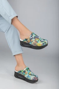 Zuecos para mujer enfermera compañera, zuecos ortopédicos, cómodos, zuecos médicos, base negra, suaves - Imagen 1 de 4