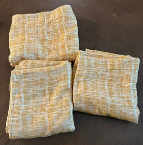 Tenda tela cotone griglia incisa 3 pannelli 84x37 rafano giallo bianco usata - Foto 1 di 3