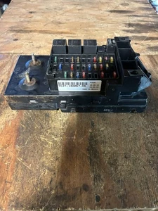 2001 Ford F250 F350 Interior Fuse Box With GEM YC3T-14A067-DB F81B-14B205-EN - Picture 1 of 6