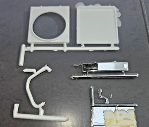 AMT 1021/06 1/25 Kenworth Convention Parts Kit Radiator and Hoses - Picture 1 of 4