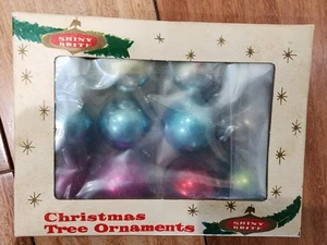 Box Of Vintage Shiney Brite Mini Christmas Ornaments - Original Box - Picture 1 of 4