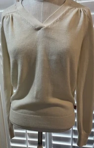 The North Face Women’s Sweater Cream Size Medium  - Picture 1 of 6
