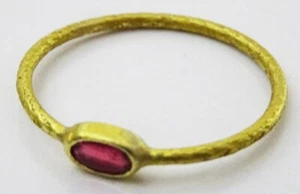 Handgefertigter Ring 18 Karat Gold Draht und Rubin - Bild 1 von 2