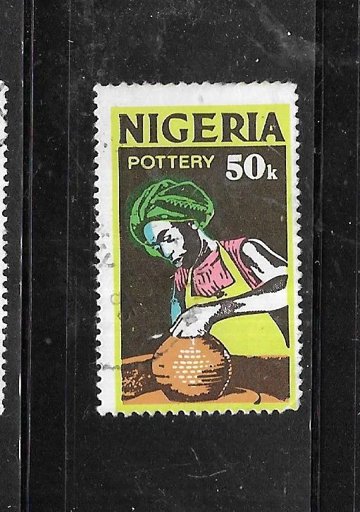 NIGERIA SC#30b 1975 50K usado postal antiguo sello único definitivo Foto 1 de 1