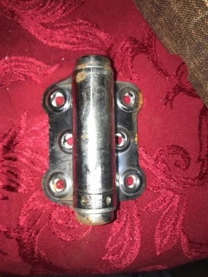 2 Screen Door Hinges spring self closing old Victorian vintage geometric bevel Foto 1 de 4