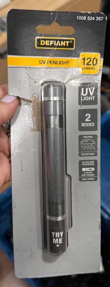 Pluma Defiant Luz con Función UV 120 Lúmenes Aluminio Negro 1008 524 357 Foto 1 de 1