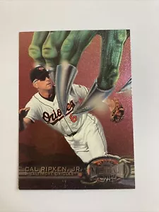 Fleer 1997 Metal Universe Cal Ripken #8 HOF-er - Bild 1 von 4