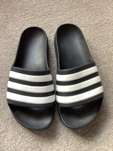 Ciabatte unisex Adidas bianche e nere taglia 3