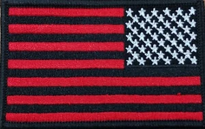 Toppa in ferro bandiera USA americana versione sinistra nera e rossa bordo nero - Foto 1 di 2