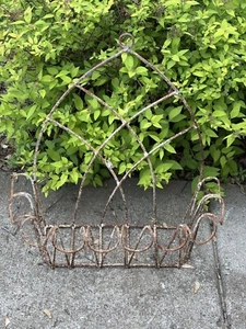 Wrought Iron Cathedral Window Shaped Wall Planter Vintage Ornate - Picture 1 of 14