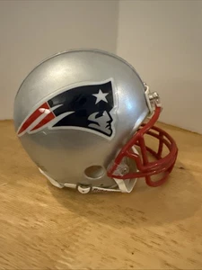1995 NFL Riddell New England Patriots 3 5/8 Mini Replica Football Helmet - Picture 1 of 6