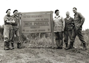 Jack Warner Actor Photo Korea War Sign 38th Parallel Military Soldiers 1951. - Picture 1 of 3