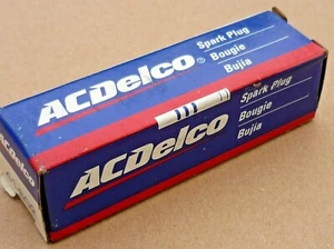 AC DELCO #2 = General Motors 25164640 candela spark plug NUOVO IMBALLO ORIGINALE NOS - Foto 1 di 1