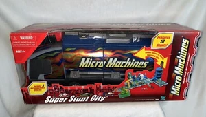 New Vintage 2003 Hasbro Micro Machines Super Stunt City Playset + 3 Vehicles - Picture 1 of 17