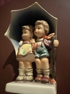 Antike Hummel Figur "Sturmwetter" Junge & Mädchen Regenschirm #71 Germany OHNE BOX - Bild 1 von 7