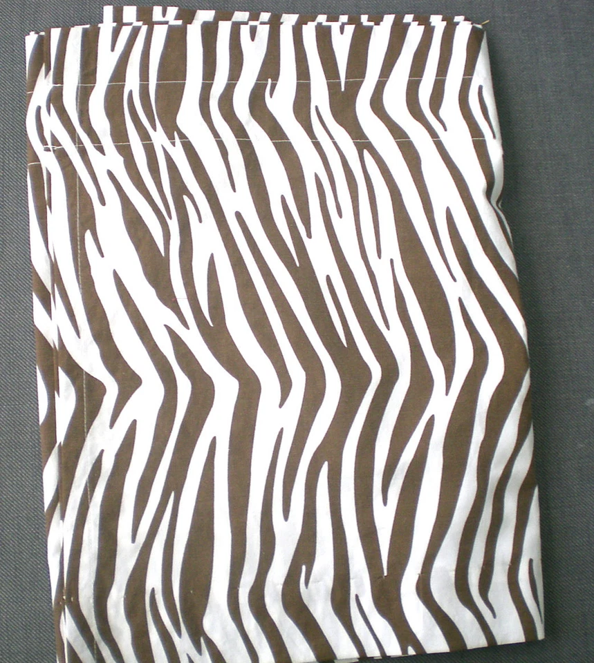 Cenefa ~ Café y cebra blanca ~ Pottery Barn Teen 56 por 15 PBT Foto 1 de 1