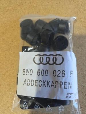 Колпаки зажимные для колес Audi Q7 2019-25 годов выпуска от оригинального производителя 8W0600026D новые — включают инструмент для снятия - Изображение 1 из 4