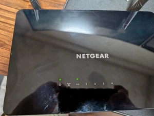 Netgear WAC104 AC1200 Dwuzakresowy bezprzewodowy punkt dostępowy – 4 x Gigabit Ethernet UŻYWANY - Zdjęcie 1 z 3