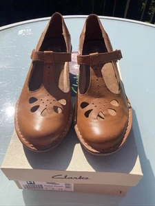 Tacón de cuña artesanal Clarks para mujer talla 7/41 en cuero tostado nuevo en caja - Imagen 1 de 5