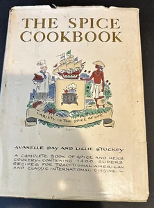 Spice Cookbook by Lillie Stuckey and Avanelle Day vintage (Hardcover) 1964 HC - Foto 1 di 7
