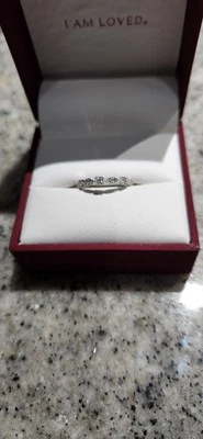 Anillo de diamantes de 1/7 quilates en oro blanco de 10 quilates talla 7 anillo de moda Foto 1 de 4