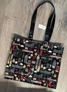 Sac fourre-tout Harrods en cuir verni noir avec icônes London colorées et pailletées neuf avec étiquette - Photo 1/8