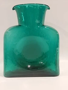 Jarra jarra de 8" con hendiduras laterales verde esmeralda doble caño vintage de vidrio Blenko - Imagen 1 de 23