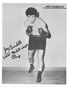 Joey Giardello SIGNED Boxing Photo World Middleweight Boxing Champion 1963-65 - Foto 1 di 1