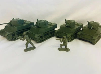 M5 (x4) Stuart US Army WWII Tanks: 1/32 Army Men Scale - Image 1 of 4
