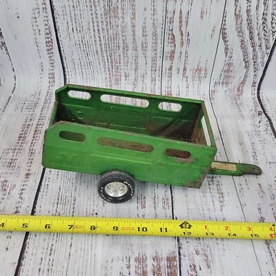 Vintage Nylint Pressed Steel horse trailer / hauler for parts/repair Green - Image 1 of 4
