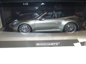 MINICHAMPS 1:18 PORSCHE 911 CARRERA 4S CABRIOLET HELL METALLIC GRÜN - Bild 1 von 4