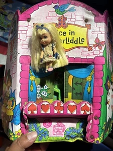Vintage 1967 Mattel Liddle Kiddles Alice in Wonderliddle Rabbit Castle Uhr - Bild 1 von 22