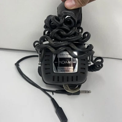 Auriculares estéreo vintage de 4 canales cuadrados acolchados realistas Nova 44 no probados Foto 1 de 4