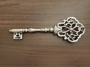 Large Silverly Key Decor 12 inch - Picture 1 of 3