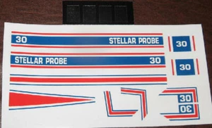 Battlestar Galactica BSG 75 Stellar Sonde Vinyl gestanzte Aufkleber in rot - Bild 1 von 1