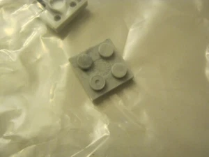 Mega Bloks Halo (2) Light Sandy Gray 2x2 Plates With A Few Dark Marks (021-6) - Picture 1 of 1