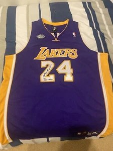 Kobe Bryant Upper Deck MVP #24 Lakers Authentic Jersey (Signed, Purple Away) - Picture 1 of 5