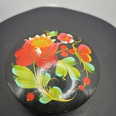 Original VTG Lacquer Ware 1965 Wood Round PAINTED FLORAL STASH Trinket BOX - Image 1 of 4