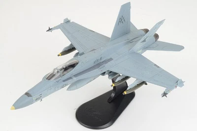 HA3571 Hobby Master F/A-18C Hornet 1/72 Modelo MiG Killer USN VFA-81 Sunliners Foto 1 de 2