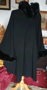Vintage Damo Donna Black Wool & Cashmere Cape , Faux Fur Collar & Cuffs - Picture 1 of 23
