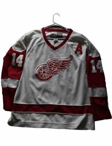 brendan shanahan #14 red wings jersey. size large