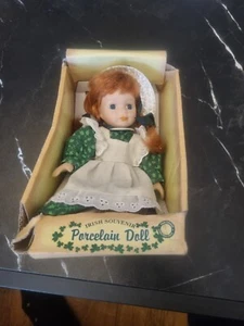 VINTAGE IRISH SOUVENIR PORCELAIN DOLL Handcrafted & Handpainted - NEW IN BOX - Picture 1 of 6