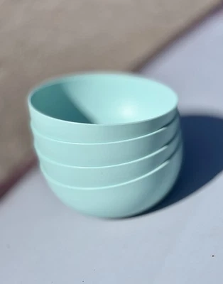 Set of 4 | MAINSTAYS Plastic Cereal Salad Bowls, Round, MINT 38 oz - Image 1 of 4