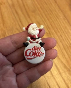 Weihnachten Weihnachtsmann Diät Coke Coca Cola Flaschenverschluss Magnet Urlaub Vintage - Bild 1 von 3