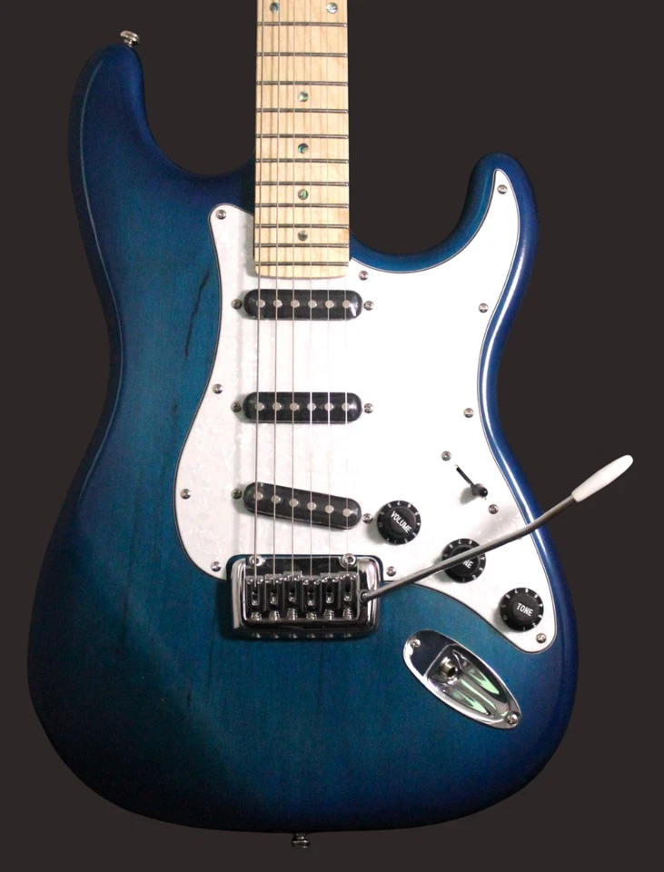 Modelo Stratocaster Azul Ultramar - Imagen 1 de 4