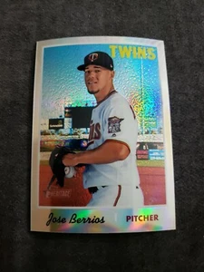 Topps Heritage Joseph Berrios 2019 refractor cromado 54/570 Minnesota Twins - Imagen 1 de 3
