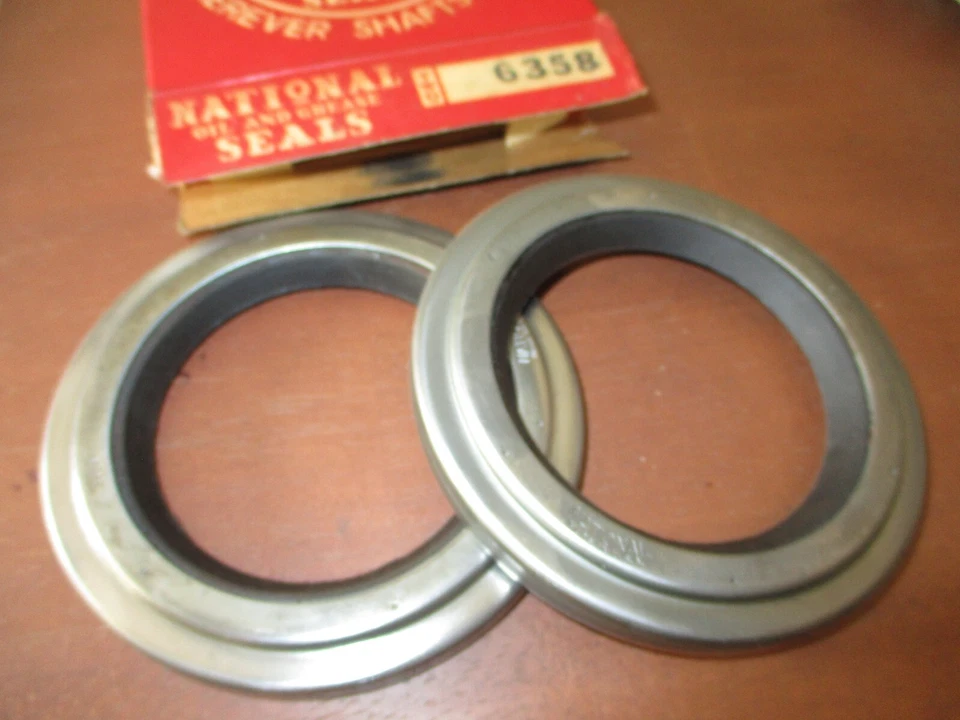 1948 49 50 51 52 53-62 + CHEVROLET 1 1/2 Ton Truck + Rear Wheel Outer Seals  NOS Foto 1 de 1